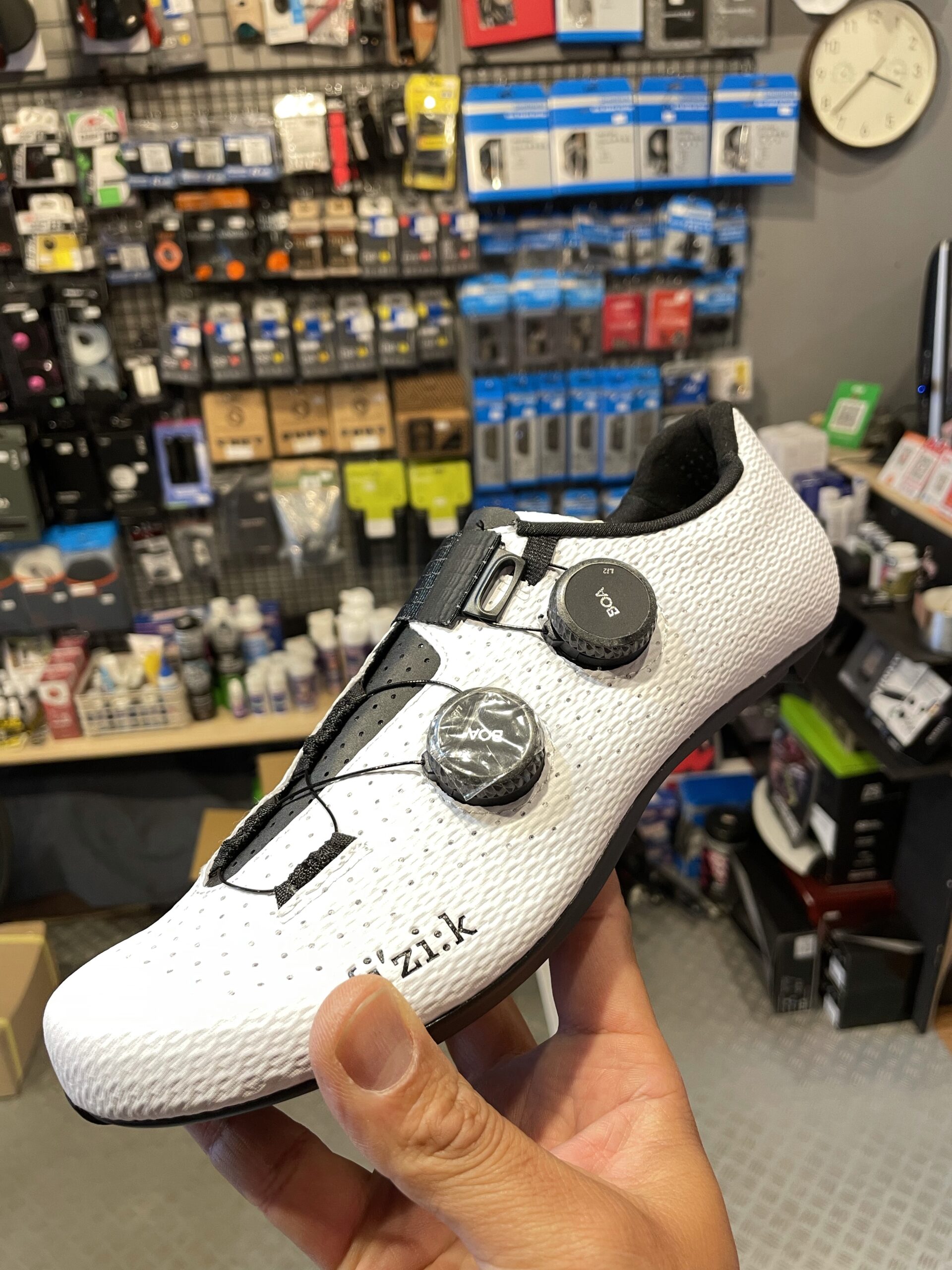 新作新作登場美品 FIZIK 41サイズ VENT STABILITA CARBON SHOES 26～26.5cm相当 フィジーク ハイエンドシューズ ベント カーボン 26cm～