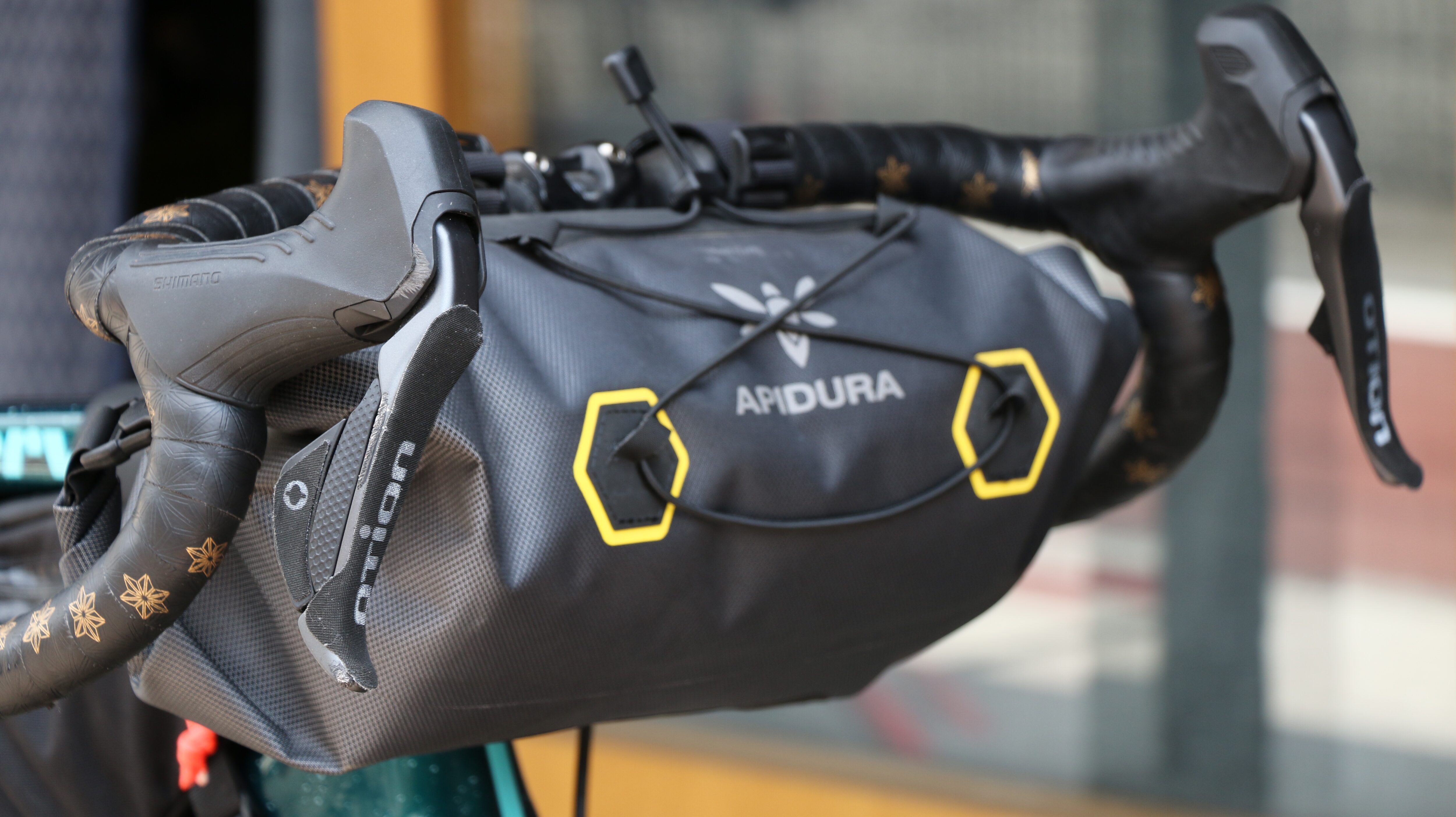 アピデュラ apidura フレームとハンドルバックのセット-